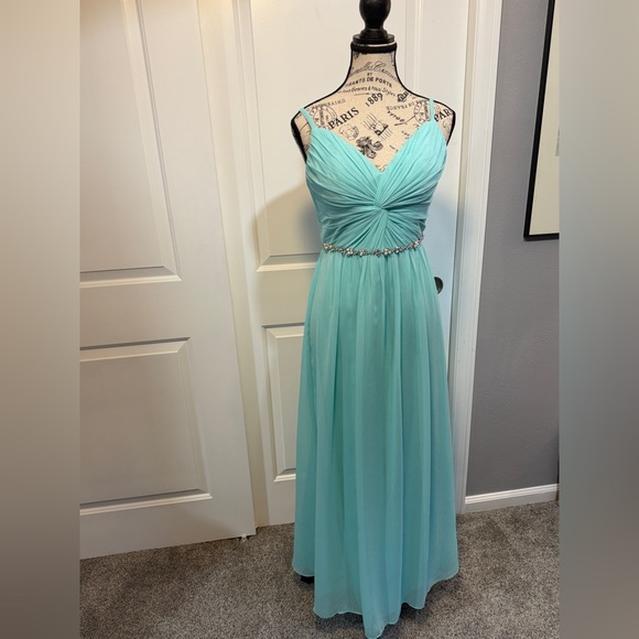 David's Bridal Dresses & Skirts - NWOT David’s Bridal Aqua with Rhinestone Belt Bridesmaid Dress